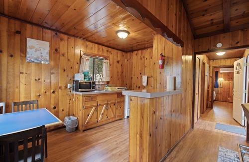 Boulder Creek Cabin | Mavrik - Cain Masoods Lodge