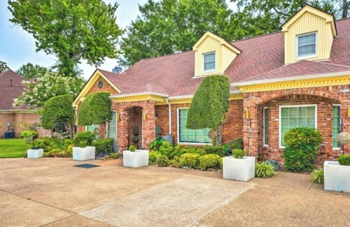 Whitehaven House | Maxie's retreat: Enjoy this charming house w/modern updates & timeless appeal.