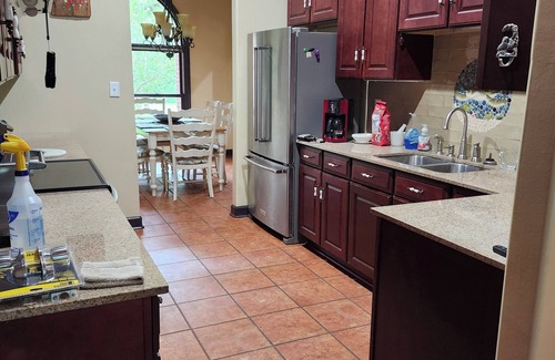 Elberta House | Maxinea's Hideway is a 6 Bedroom ground level home on 3 Acres in Elberta, AL