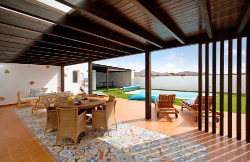 Tuineje House | Mayantigo