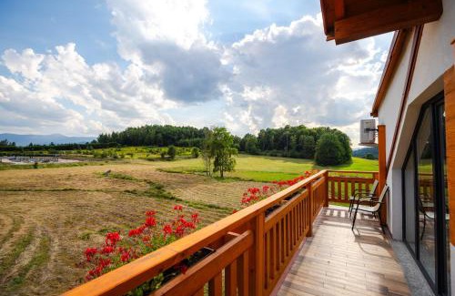 Jelenia Gora Hotel | Mazurkowa - z widokiem na Karkonosze i Śnieżkę, darmowy parking, obok restauracja Mazurkowa Chata