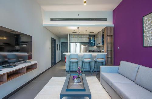 Jumeirah Lake Towers Apartment | MBL Royal, JLT -One Bedroom with Lake View