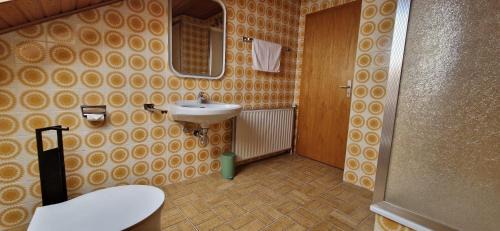 Oerlinghausen Apartment | MC MONTI Bielefeld - Oerlingshausen Zentral, NETFLIX