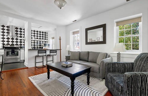 Ansonborough House | McKenzie Suite at The Mary Scott House