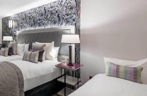 Wheeling Hotel | McLure Inn and Suites