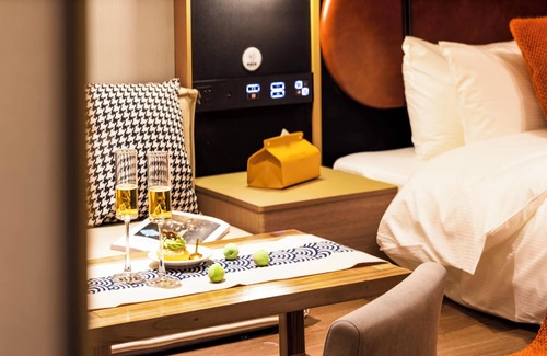 Jeifangbei Central Business District Hotel | Mcsrh Hotel - Chongqing Jiefangbei Pedestrian Street