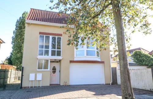 Darlington House | Mead House