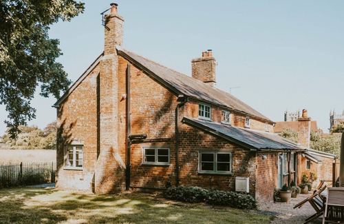 Wimborne Villa | Meadow Cottage - Three Bedroom Villa, Sleeps 6