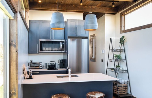 Stanley Cabin | Meadow Creek Tiny Home #02 with Mountain View