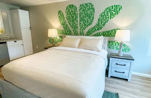 Townsend Hotel | Meadow Room at The Trailblazer Unit 2