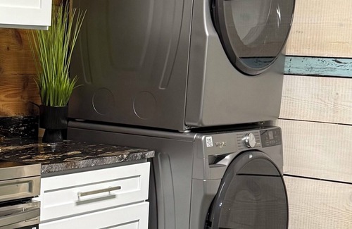 Elsanor Apartment | Meadow Run Studio—Farm Stay