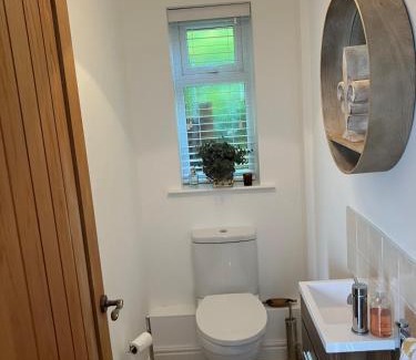 Stamford House | Meadow View - Entire 3 Bed House Near Stamford