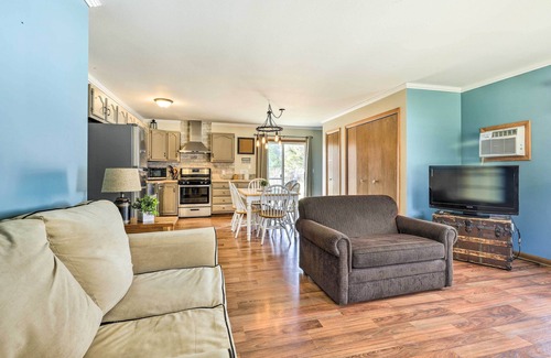 Silver Lake Cottage | Mears Abode w/Pool Access, Near Silver Lake!