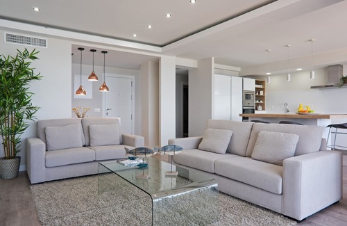 La Malagueta Condo | MEDITERRANEAN BLUE. Facing the sea, with panoramic views of the Bay of Malaga