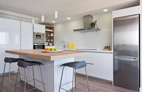 La Malagueta Condo | MEDITERRANEAN BLUE. Facing the sea, with panoramic views of the Bay of Malaga