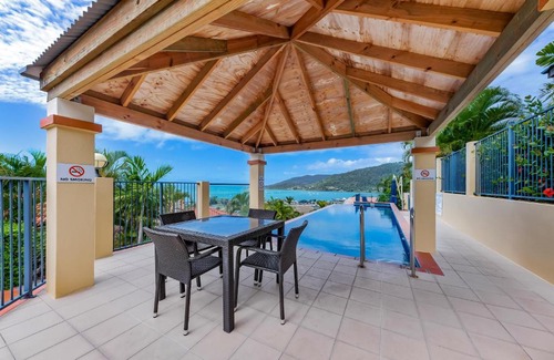 Airlie Beach Apartment | Mediterranean Escape