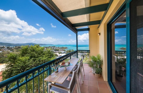 Airlie Beach Apartment | Mediterranean Escape