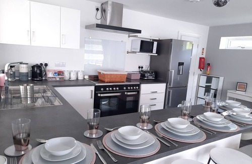 Gillingham House | Medway Bungalow, SEND Accessible, The Apple Tree in (Rainham) Gillingham, Kent.