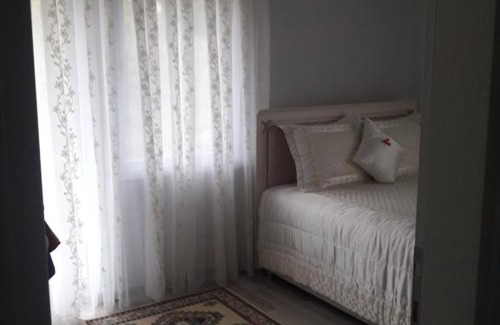 Akcaabat Apartment | Memiş Apartmanı