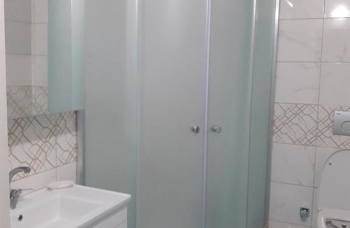 Akcaabat Apartment | Memiş Apartmanı