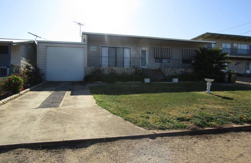 Tiddy Widdy Beach House | Memories by the Sea - Esplanade position!