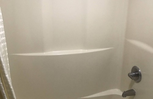 Ellendale Hotel | Memphis Inn