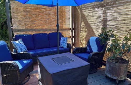 Caspar House | Mendocino Beach Hide-Away a few steps from Ocean