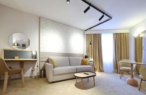 Quartier Capuche-Allies Hotel | Mercure Grenoble Centre Porte des Alpes