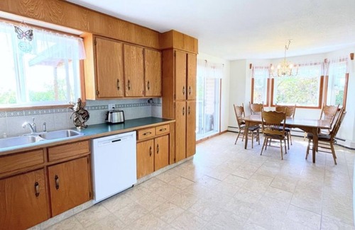 Parkland Beach Cabin | Meridian Vacation Rental and camping @ Gull Lake