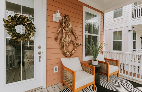 Ocean Springs Cottage | Mermaid's Muse - close to beach & downtown Ocean Springs! Includes golf cart!