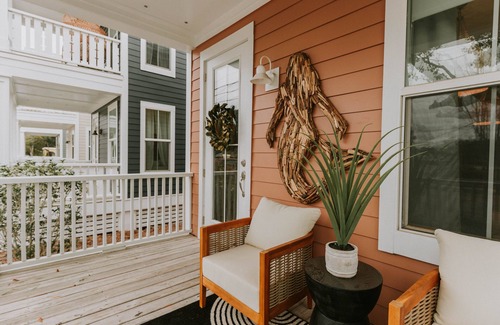 Ocean Springs Cottage | Mermaid's Muse - close to beach & downtown Ocean Springs! Includes golf cart!