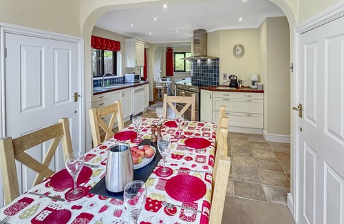 Dulverton House | Merrijig in Dulverton