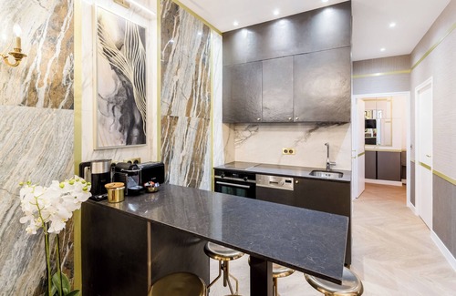 Grenelle Apartment | Merveil Luxury Suite - Tour Eiffel Laos