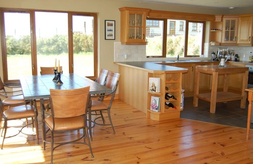 Bothar Bui House | Mesmerizing Ocean Drama - 5 Bedroom Oceanfront Home with Stunning Panoramic View