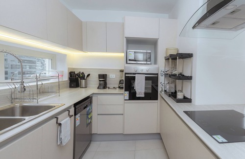 La Carolina Apartment | Metropolitan Retreat:, Spacious 3-Bedroom apartment, in the heart of Quito!