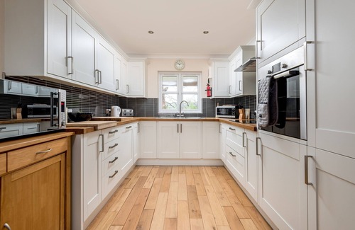 New Forest District Cottage | Mews Hill, 5 bedroom New Forest Holiday Cottage