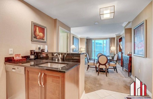 Las Vegas Condo | MGM Signature-21-701 1Br2Ba F1/Strip View Balcony