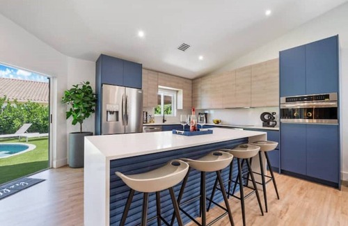 Richmond West House | Miami 5BR Resort: Heated Pool & Mini Gol