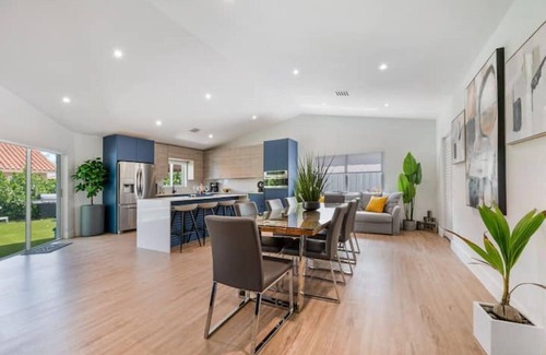 Richmond West House | Miami 5BR Resort: Heated Pool & Mini Gol