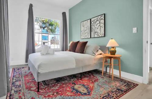 Northeast Miami House | Miami Chateau Pool, Hottub and Parking