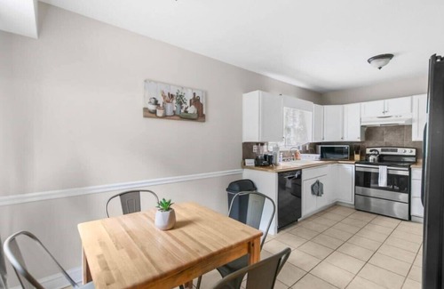 Forestdale House | Miami Family Friendly in Forestdale