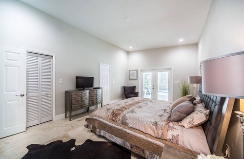 Ojus House | Miami Home w/Pool - 5 Mi to Sunny Isles Beach.