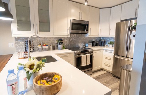 Northeast Miami Apartment | Miami Life - Stylish 2BR with bay views, pools and gym