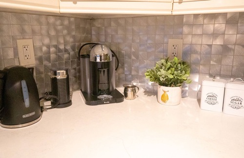 Northeast Miami Apartment | Miami Life - Stylish 2BR with bay views, pools and gym