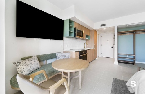 Downtown Miami Resort | Miami Luxury Studio With City View