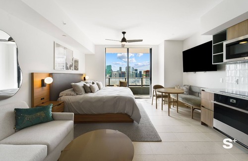 Downtown Miami Resort | Miami Luxury Studio With City View