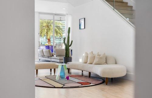 Sunny Isles Beach House | Miami Modern Heated Pool and Dock