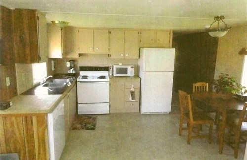 Clyde Park House | Michael Ranch Hideout, Family Friendly, Mountain Views, 35 mbps Internet