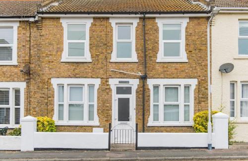 Broadstairs House | Michaelmas Cottage by Keepers Cottages