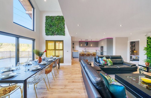 Stainton le Vale Cottage | MICKLEMORE LAKES AND LODGES, pet friendly in North Thoresby